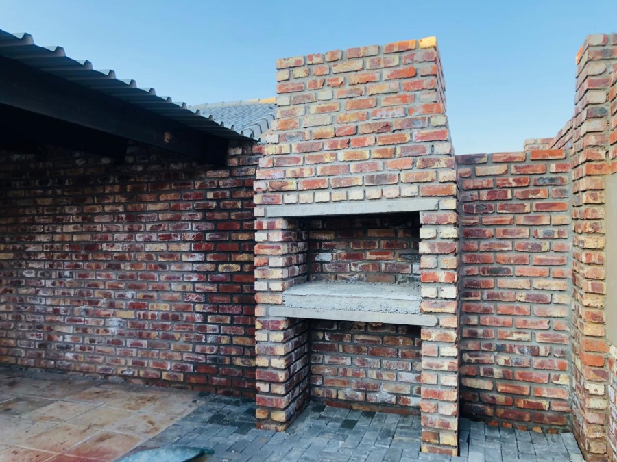 3 Bedroom Property for Sale in Waterval East North West